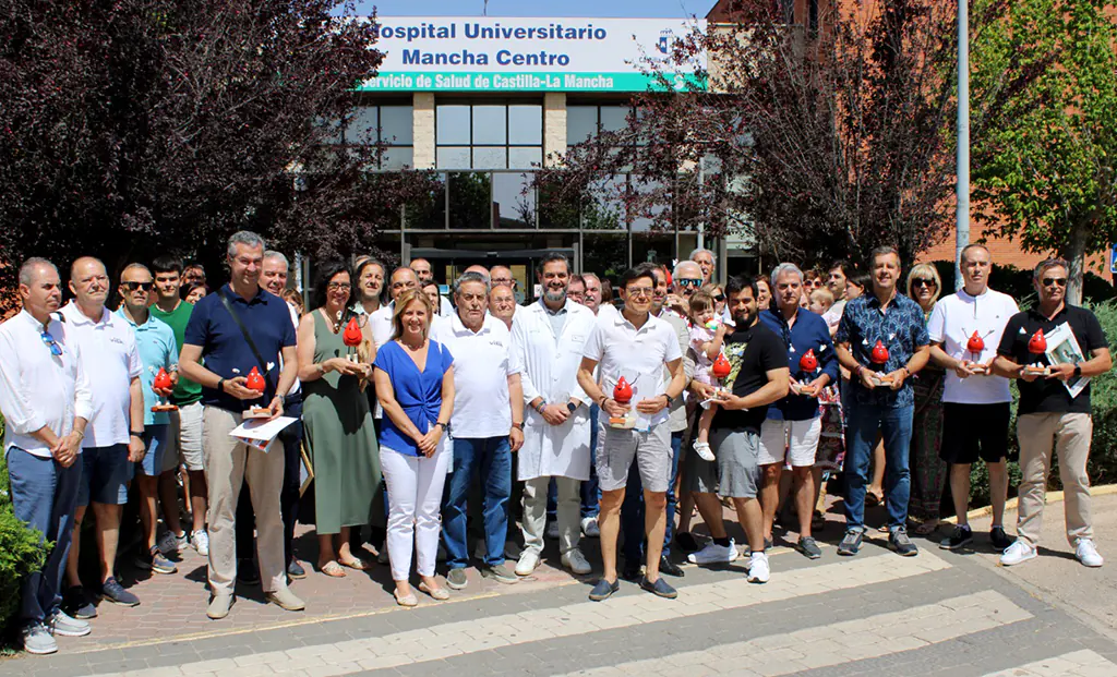 La Asociación de Donantes de Sangre homenajea a quince Grandes Donantes en el Hospital Mancha Centro