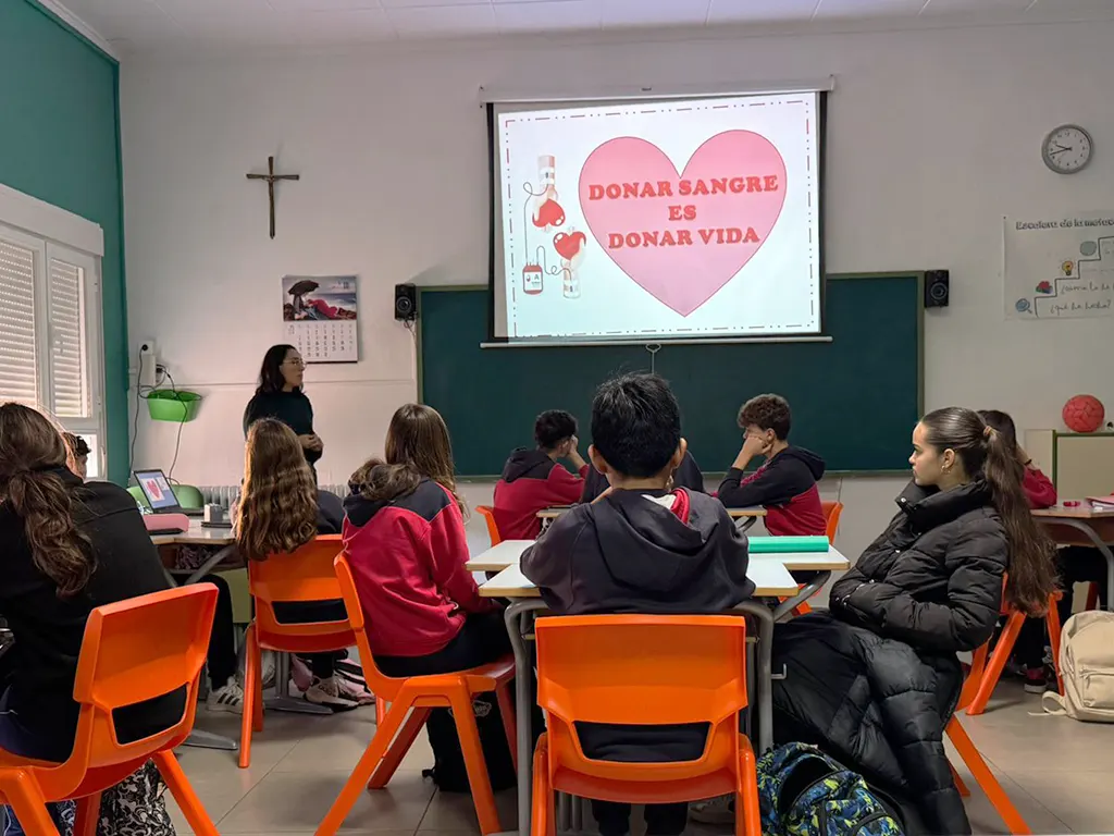 Charla sobre la donación de Sangre en el Colegio Santísima Trinidad